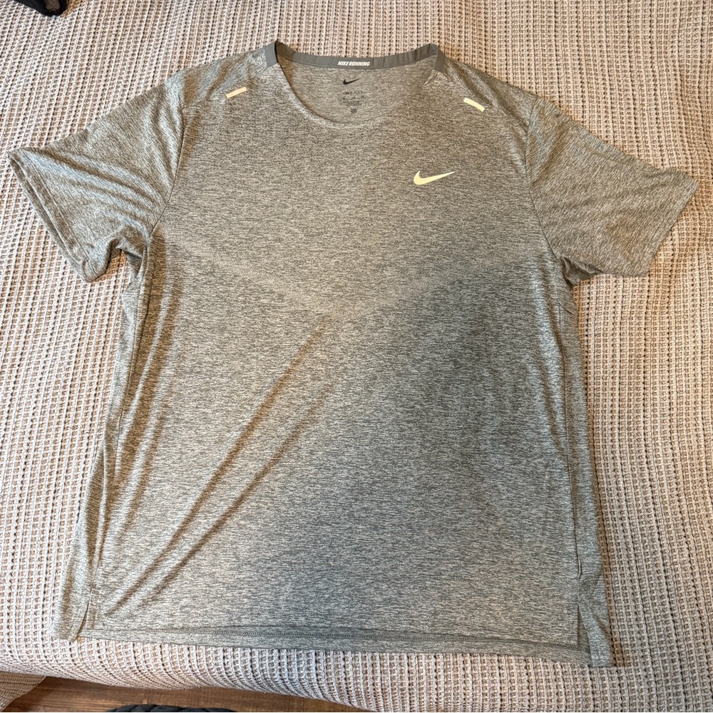 Nike Men’s Dri-FIT Short-Sleeve Running Top XL